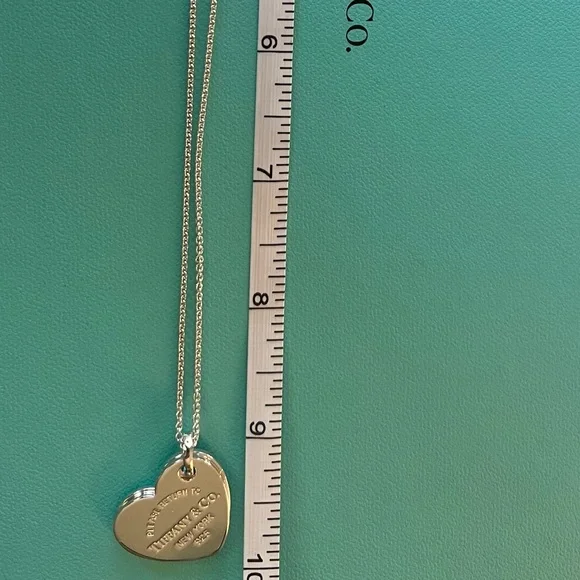 🌸🌸 Authentic Tiffany & Co. Return to Tiffany Double Heart Pendant